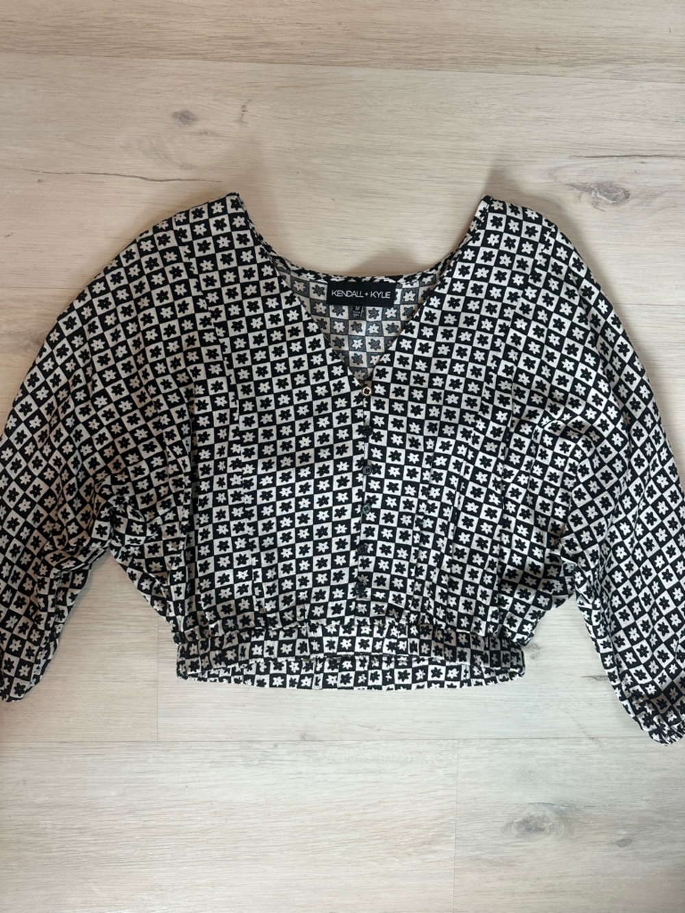 Kendall & Kylie Black and White Patterned Cropped Top